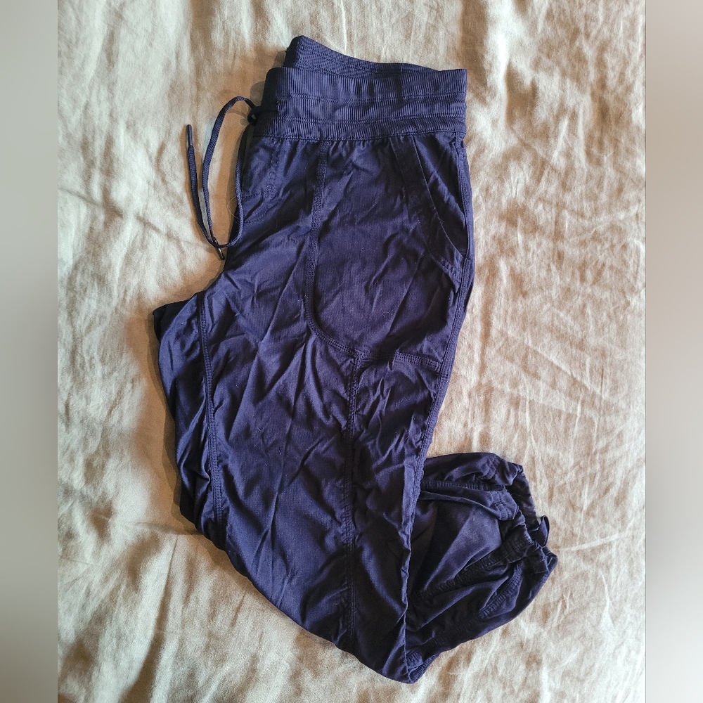 The North Face navy Capris with Relaxed Fit and Elastic Waistband